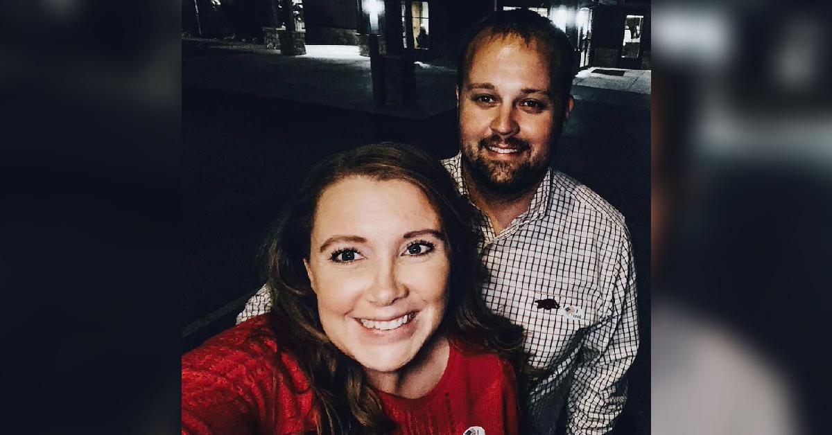 josh duggar wife anna hurries out courtroom child pornography trial