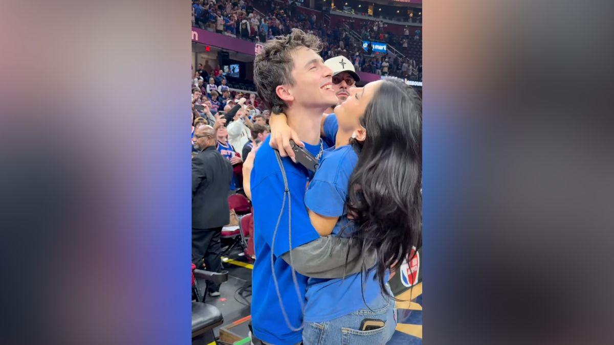 Image of Timothée Chalamet is more of a Knicks fan than Kylie Jenner.
