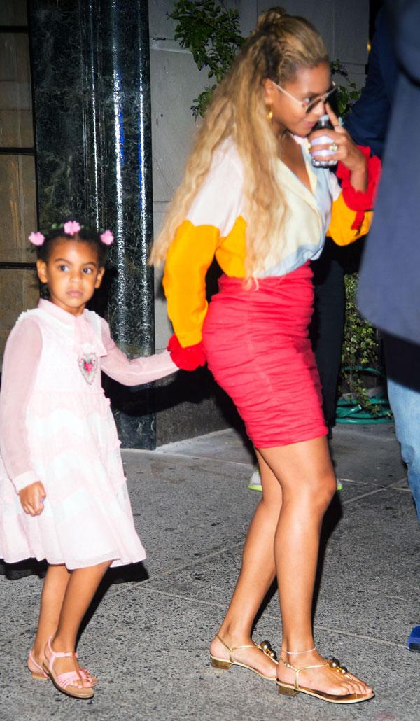 Beyonce blue ivy shopping 05