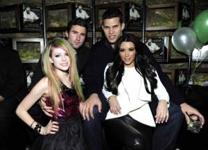 2011__05__kim_kris_brody_avril_may25news 300×217.jpg