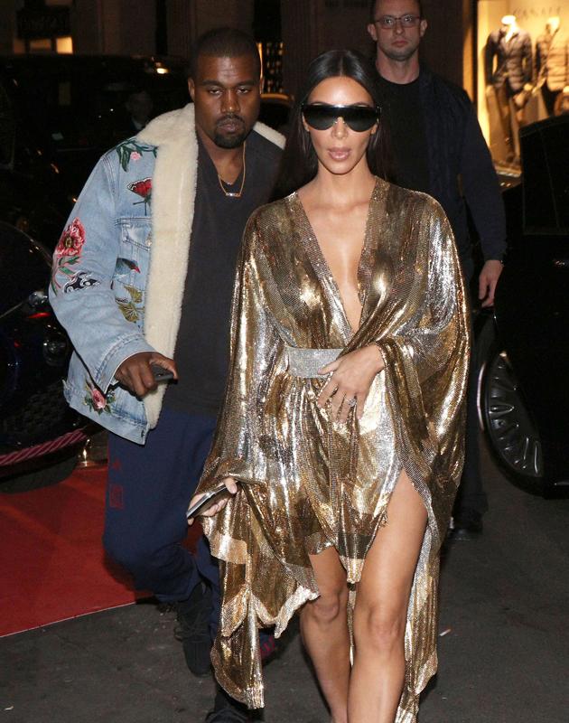 Exclusive&#8230; Kim &amp; Kourtney Kardashian Dine In Paris With Kanye West