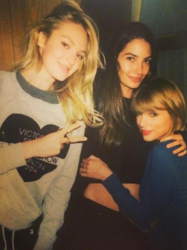 Taylor swift model friends