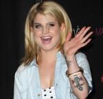 2011__04__Kelly_Osbourne_April11 150×145.jpg
