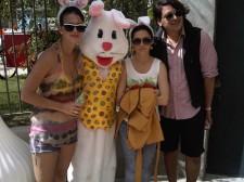 2010__04__Katy_Perry_Russell_Brand_April5main 225×168.jpg