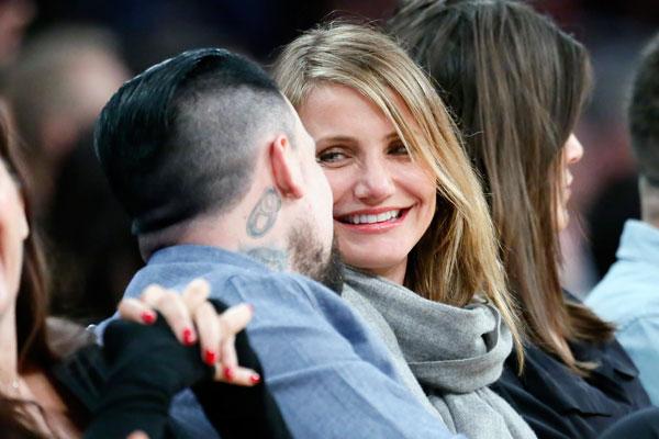 Cameron diaz benji madden la lakers kiss cam​