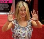 2011__07__Jennifer_Aniston_July8 150×133.jpg