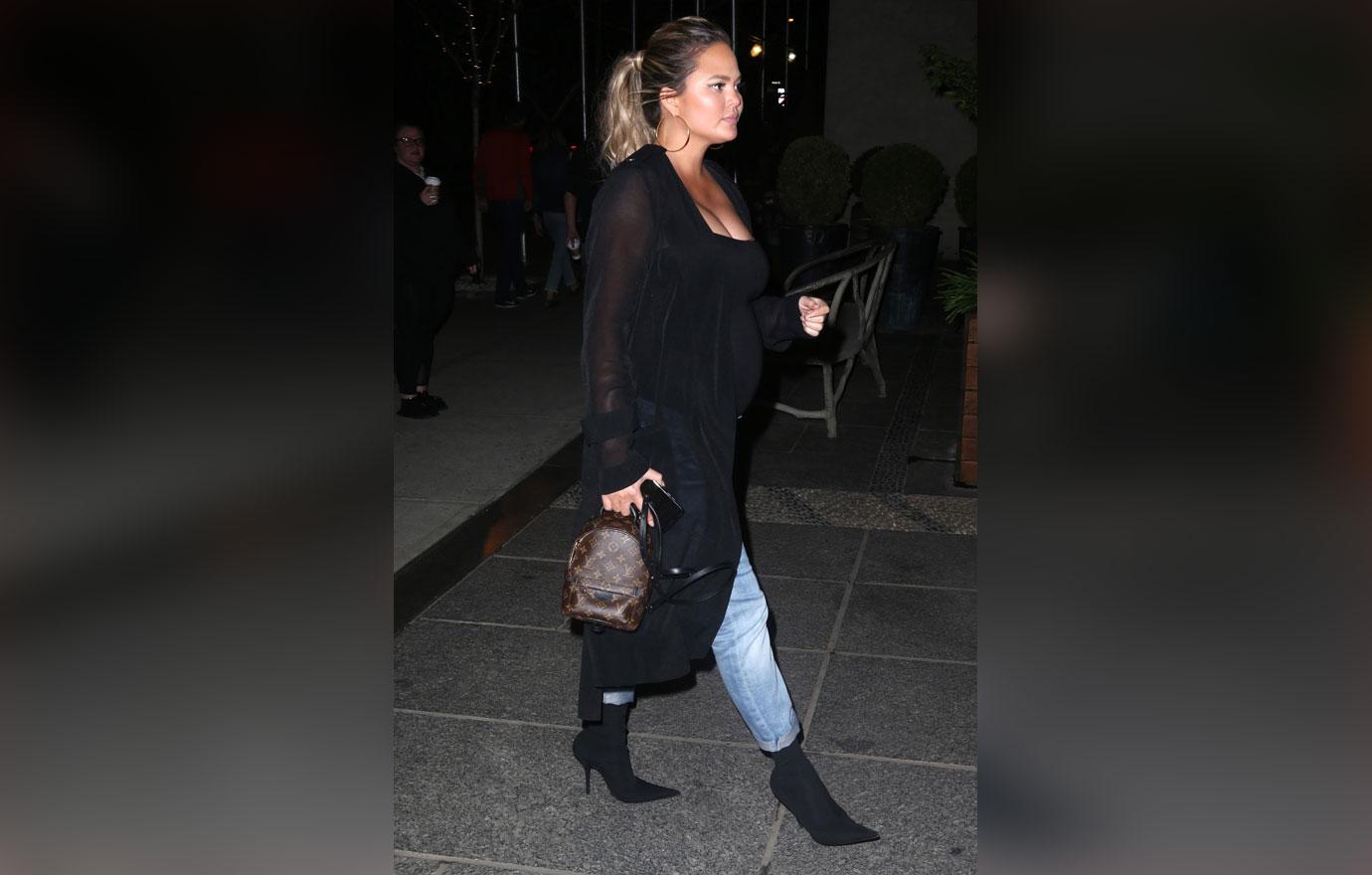 Chrissy teigen baby bump