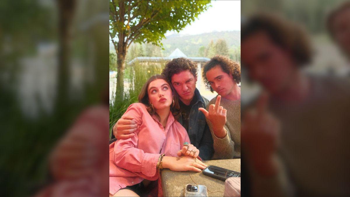Image of The 19-year-old is 'single' and 'not ready to mingle.'