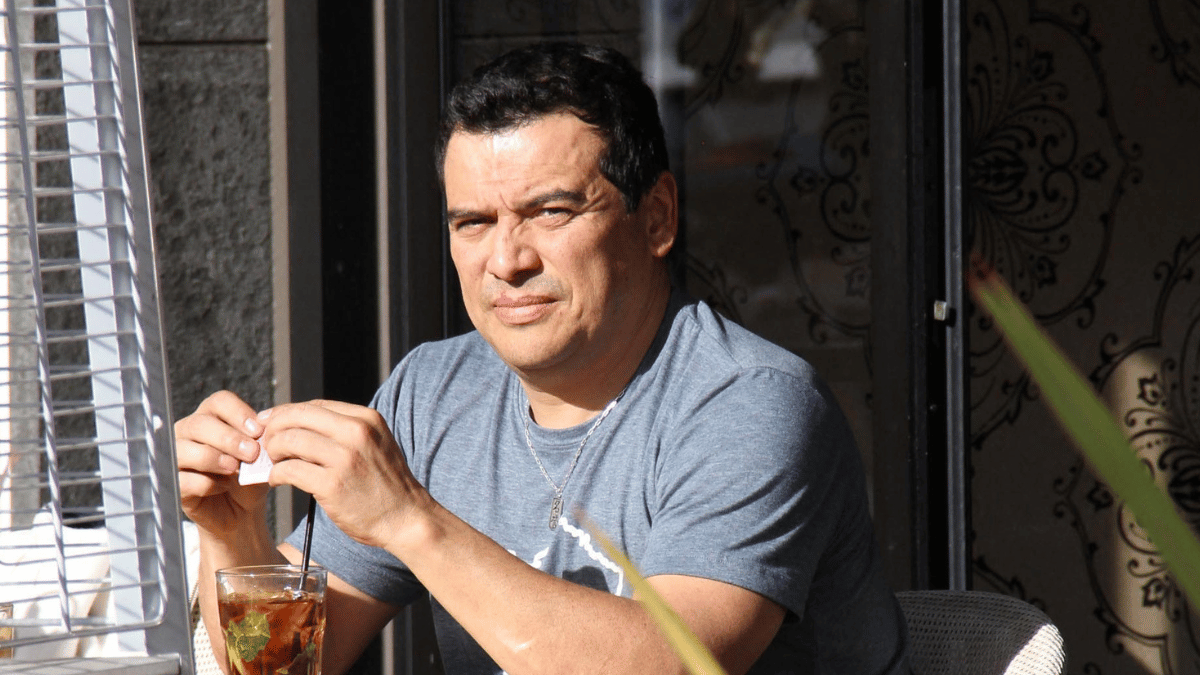image of Carlos Mencia
