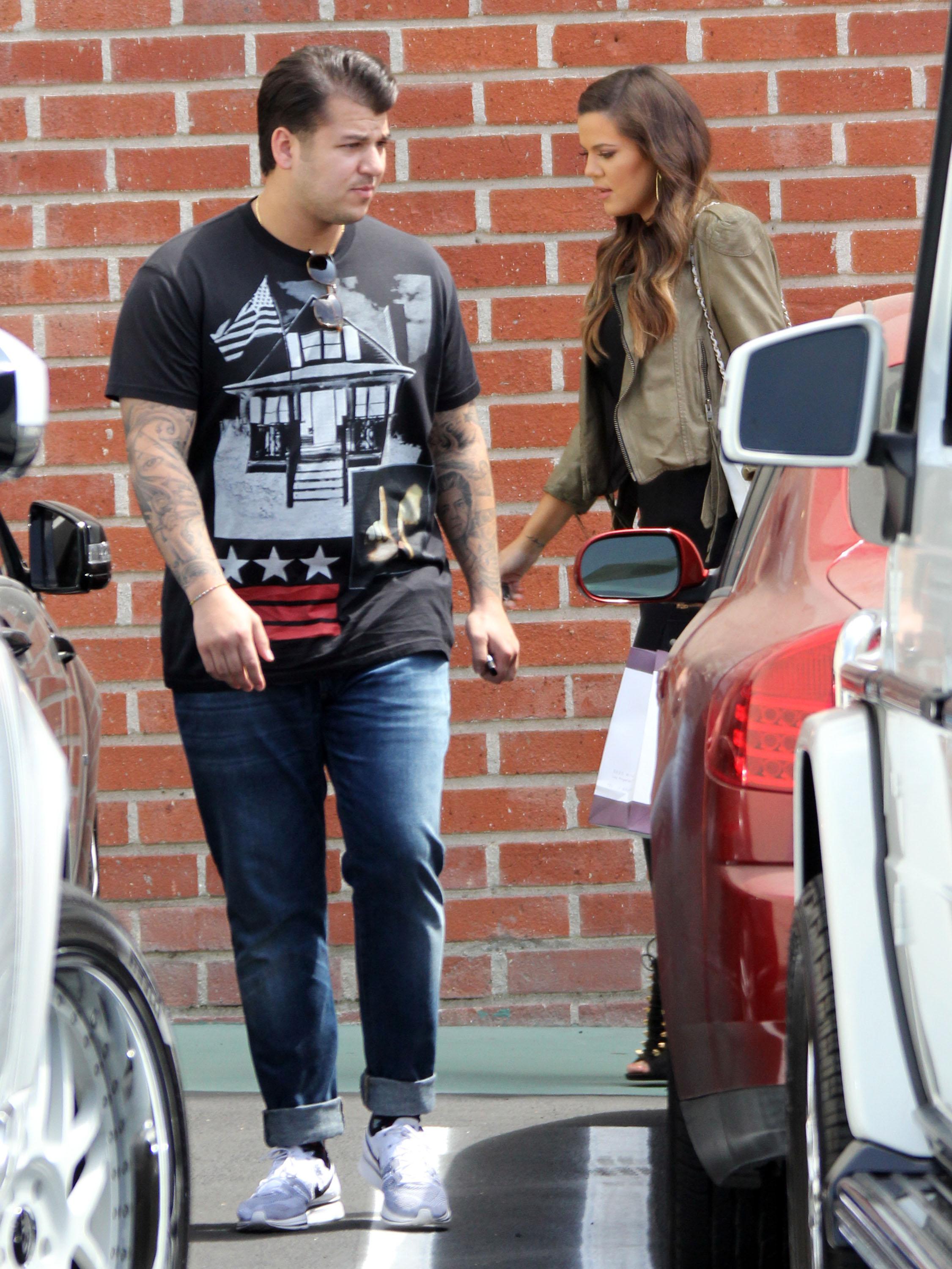 Rob &#038; Khloe Kardashian Meet Up At An Office