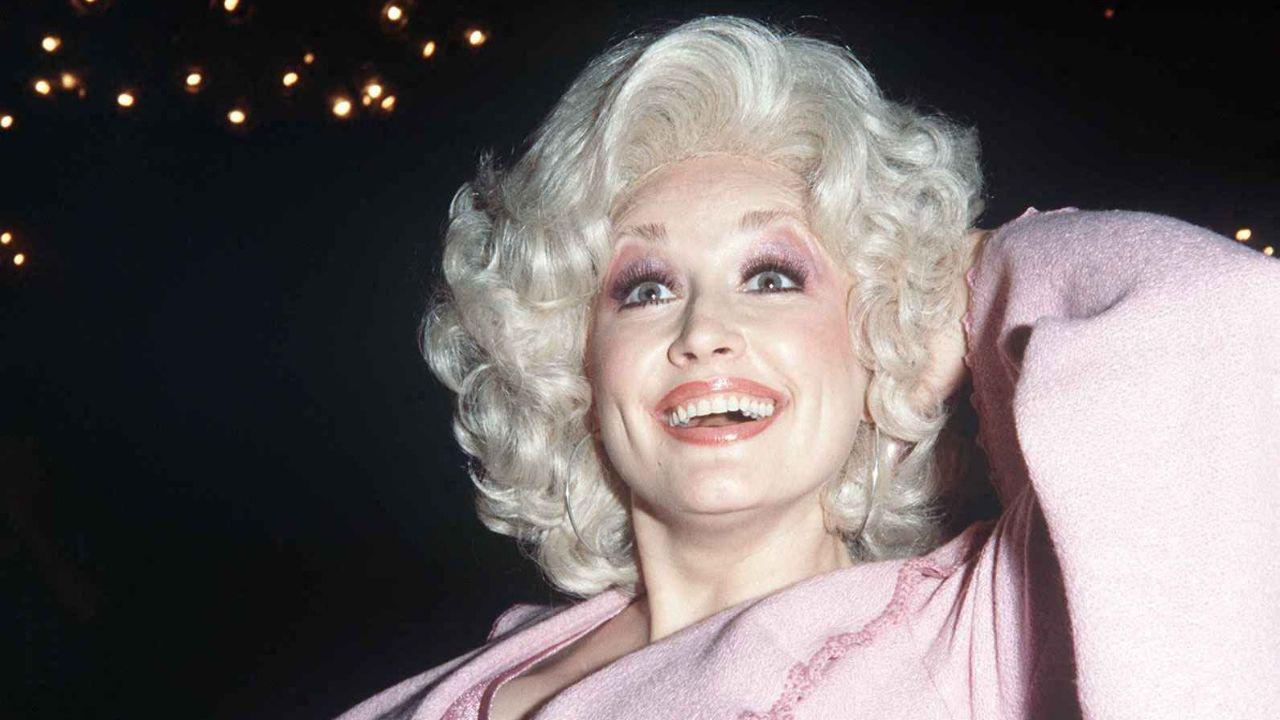 Image of Dolly Parton was featured in a series of hilarious pranks on 'Candid Camera' in 1975.