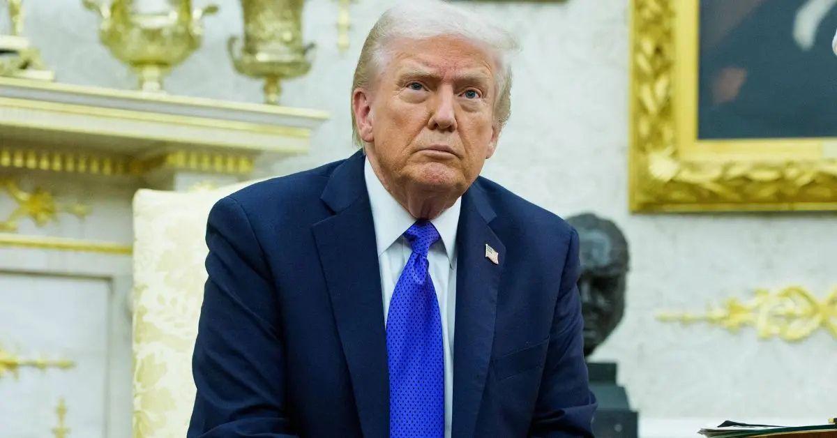 Photo of President Donald Trump's approval rating peaked at the beginning of the COVID-19 pandemic.