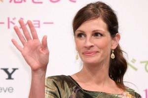 2010__08__Julia_Roberts_Aug18_5401 300&#215;199.jpg