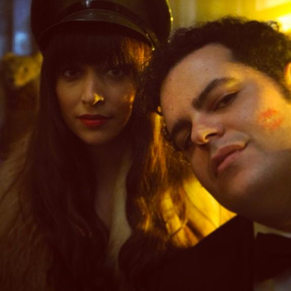 //josh gad new girl hannah simone