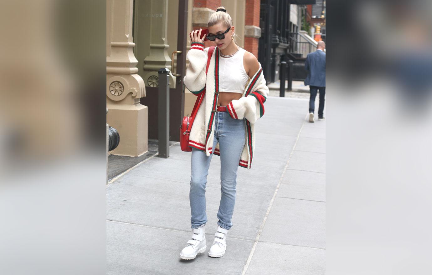 Hailey baldwin crop top abs jeans 6