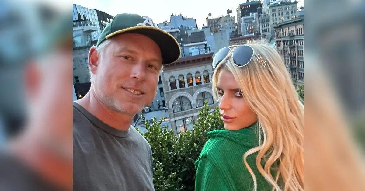 Photo of Eric Johnson and Jessica Simpson