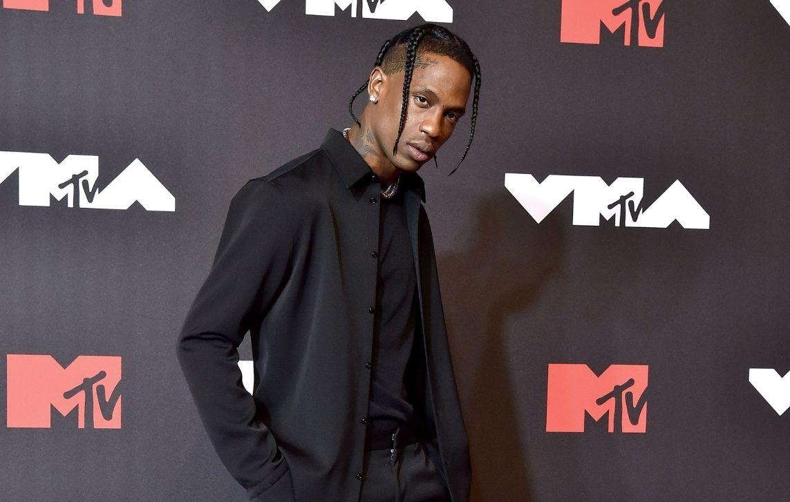 travis scott drake sued following crowd surge at astroworld festival  dead