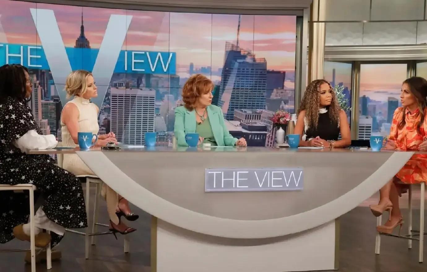 whoopi goldberg defends lizzo against dancers accusations the view