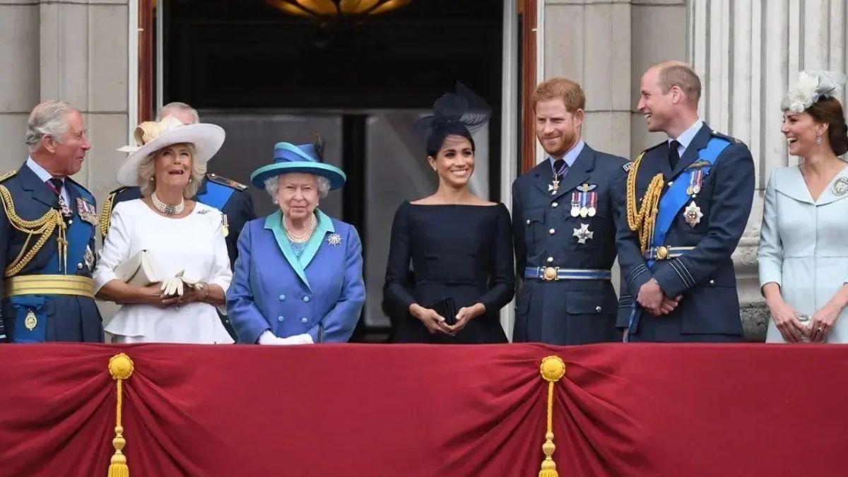 image of royal family