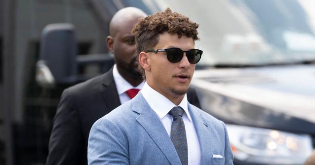 patrick mahomes net worth highest paid athlete quarterback