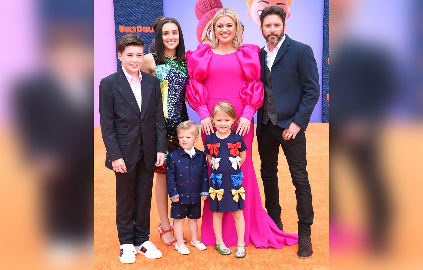 kelly clarkson felt estranged husband brandon blackstock using her money ok