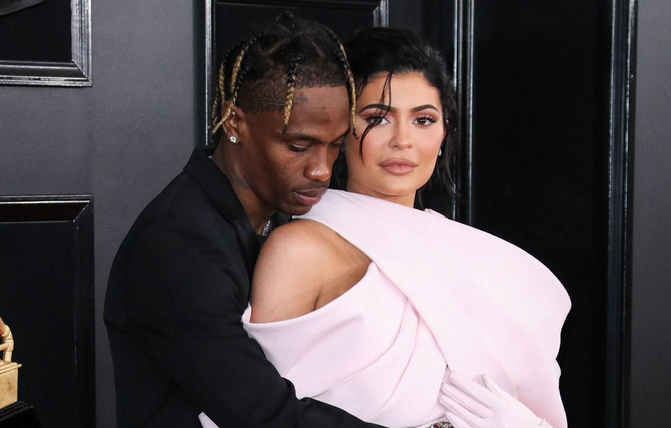 kylie jenner concerned upset baby daddy travis scott trouble source