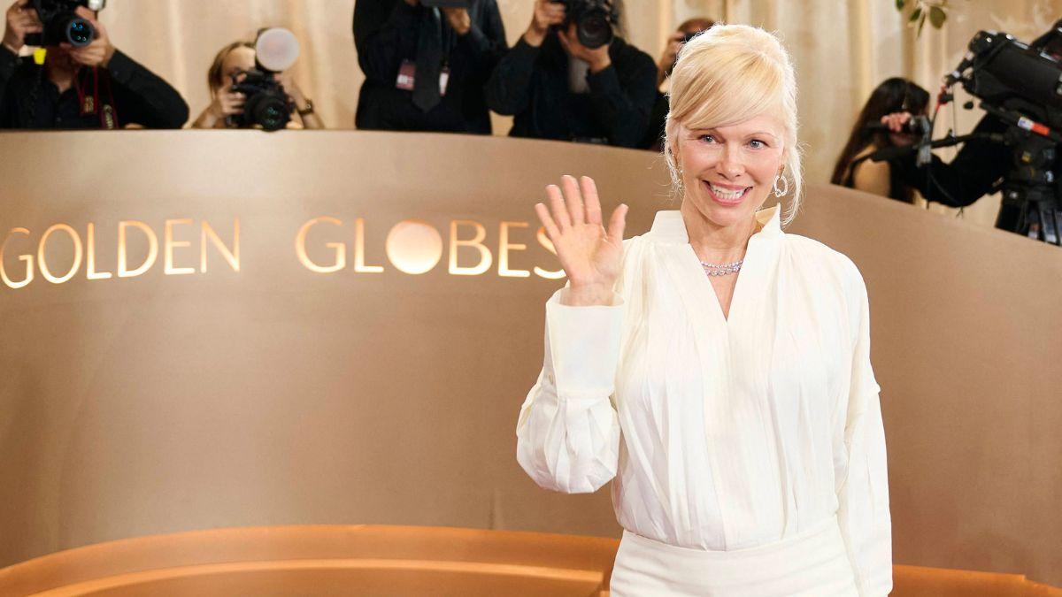 image of Pamela Anderson said it felt uncomfortable seeing Seth Rogen at the 2026 Golden Globes.