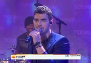 2011__10__Joe Jonas Today Oct5ne 300×208.jpg