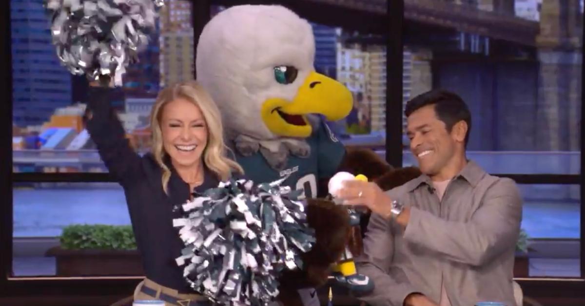 Photo of Kelly Ripa and Mark Consuelos.