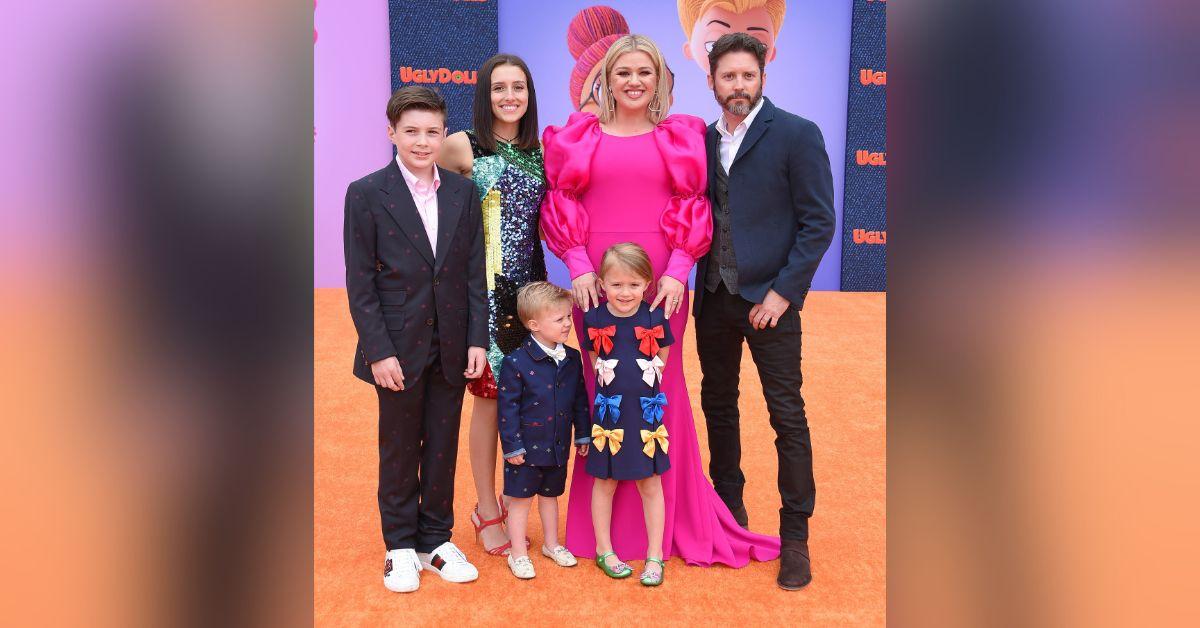 image of Kelly Clarkson canceled shows to support her children during his ex-husband's illness.