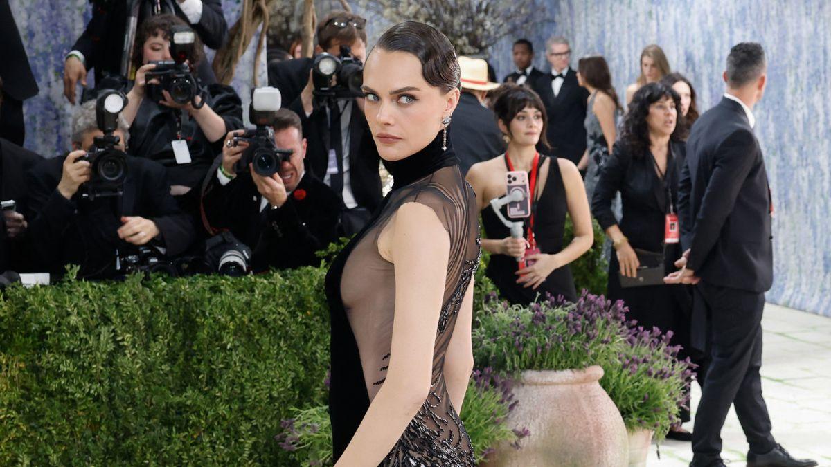 image of cara delevingne