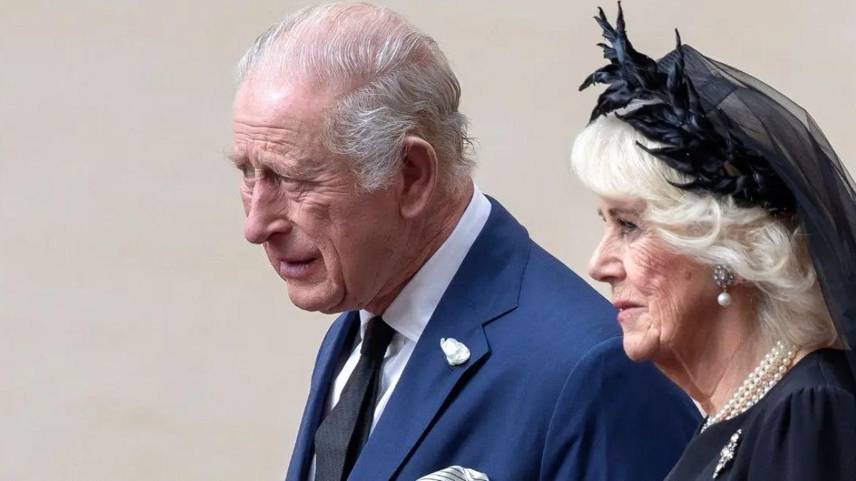 image of royal family