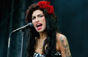 2011__07__Amy_Winehouse_July28newsne 300×195.jpg
