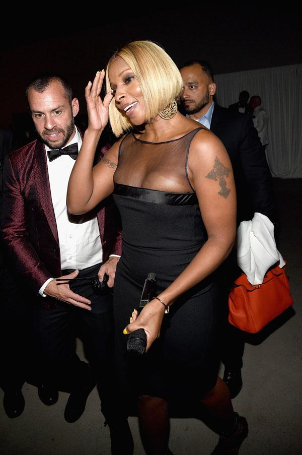 Mary j blige wardrobe malfunction