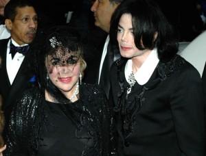 2011__03__Elizabeth_Taylor_Michael_Jackson_March24newsw 300×228.jpg