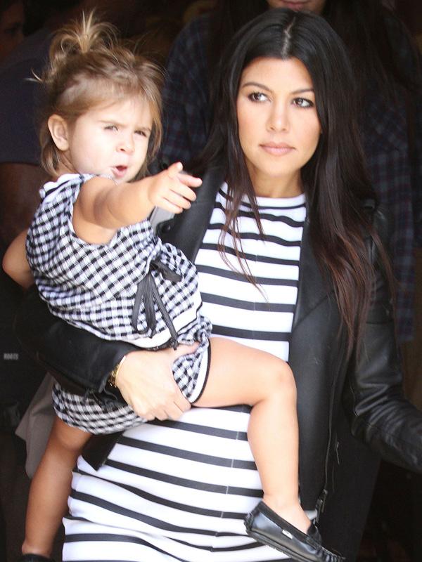 Penelope Disick With Kourtney Kardashian & Scott Disick – Photos