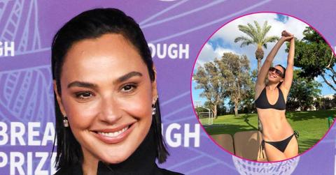 gal gadot flaunts bikini body on vacation photos