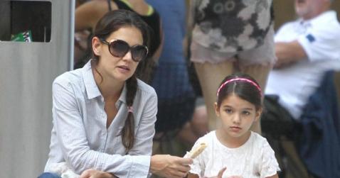 Katie holmes suri cruise august7 57 main.jpg