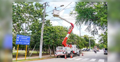 best benefits of using a truck with a boom lift for telecom tower installation