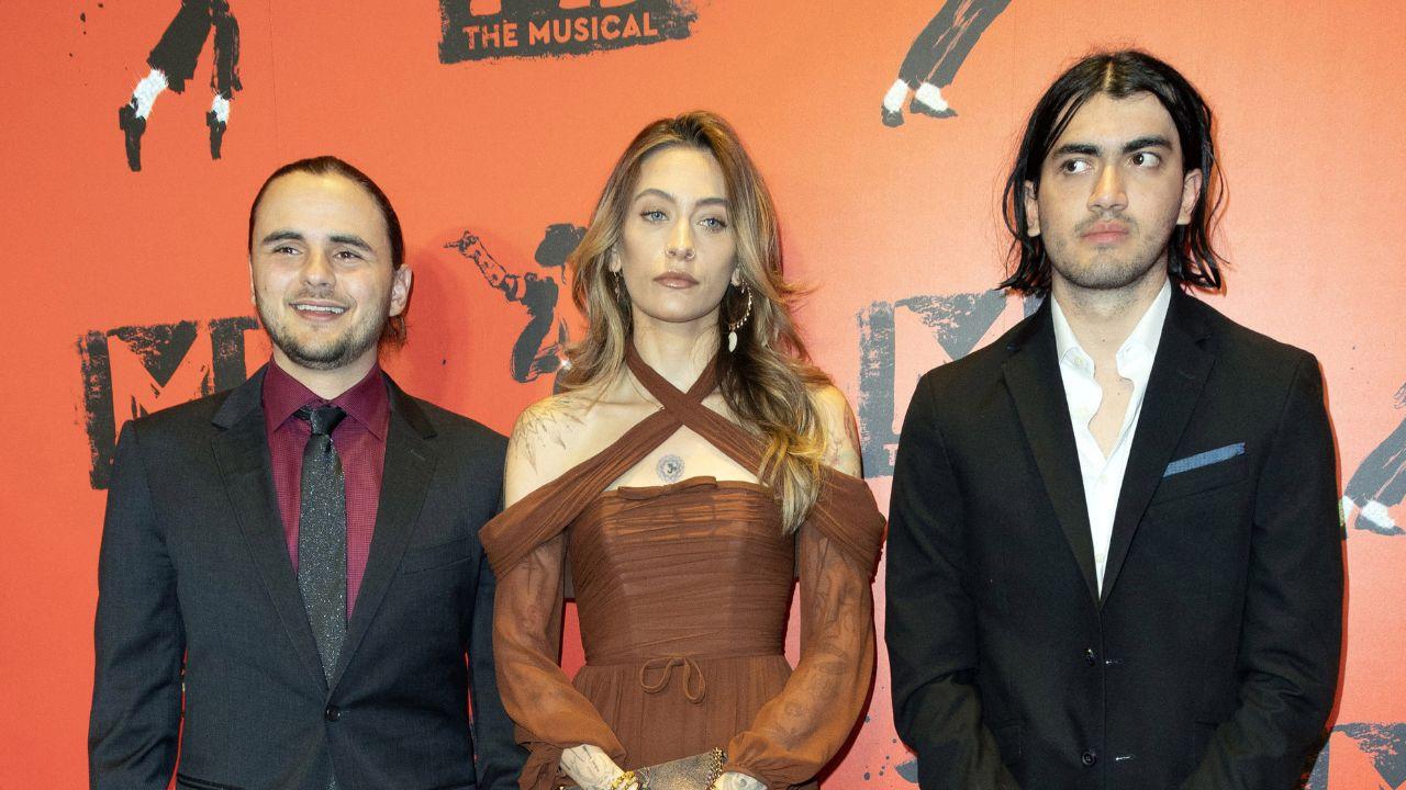 pic of Paris, Bigi and Prince Jackson.