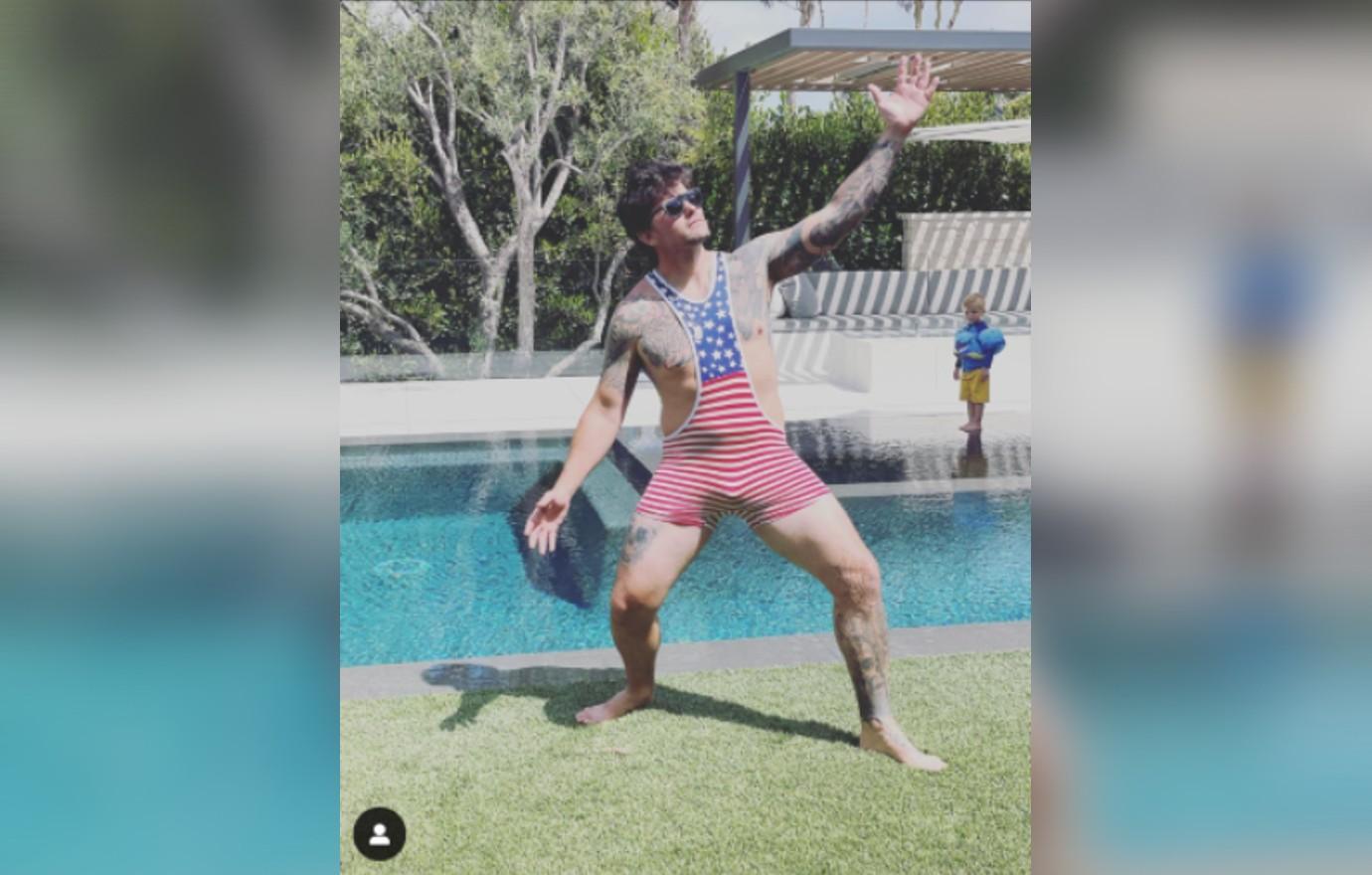 Christina Hall Celebrated July 4th With Her Kids & Husband Photos(00)