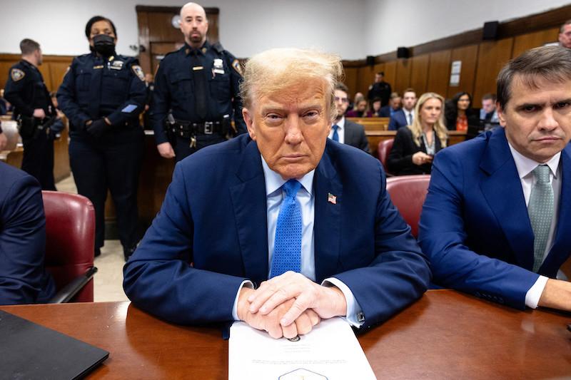 donald trump caught sleeping  court again