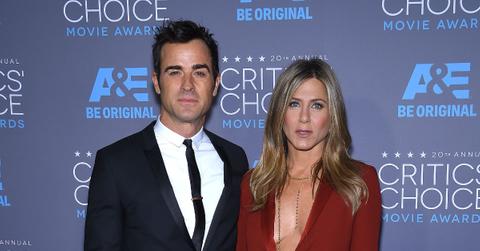 jennifer aniston justin theroux reunite dinner friends