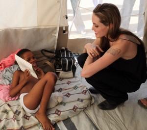 2011__02__Angelina_Jolie_Feb11news 300&#215;265.jpg