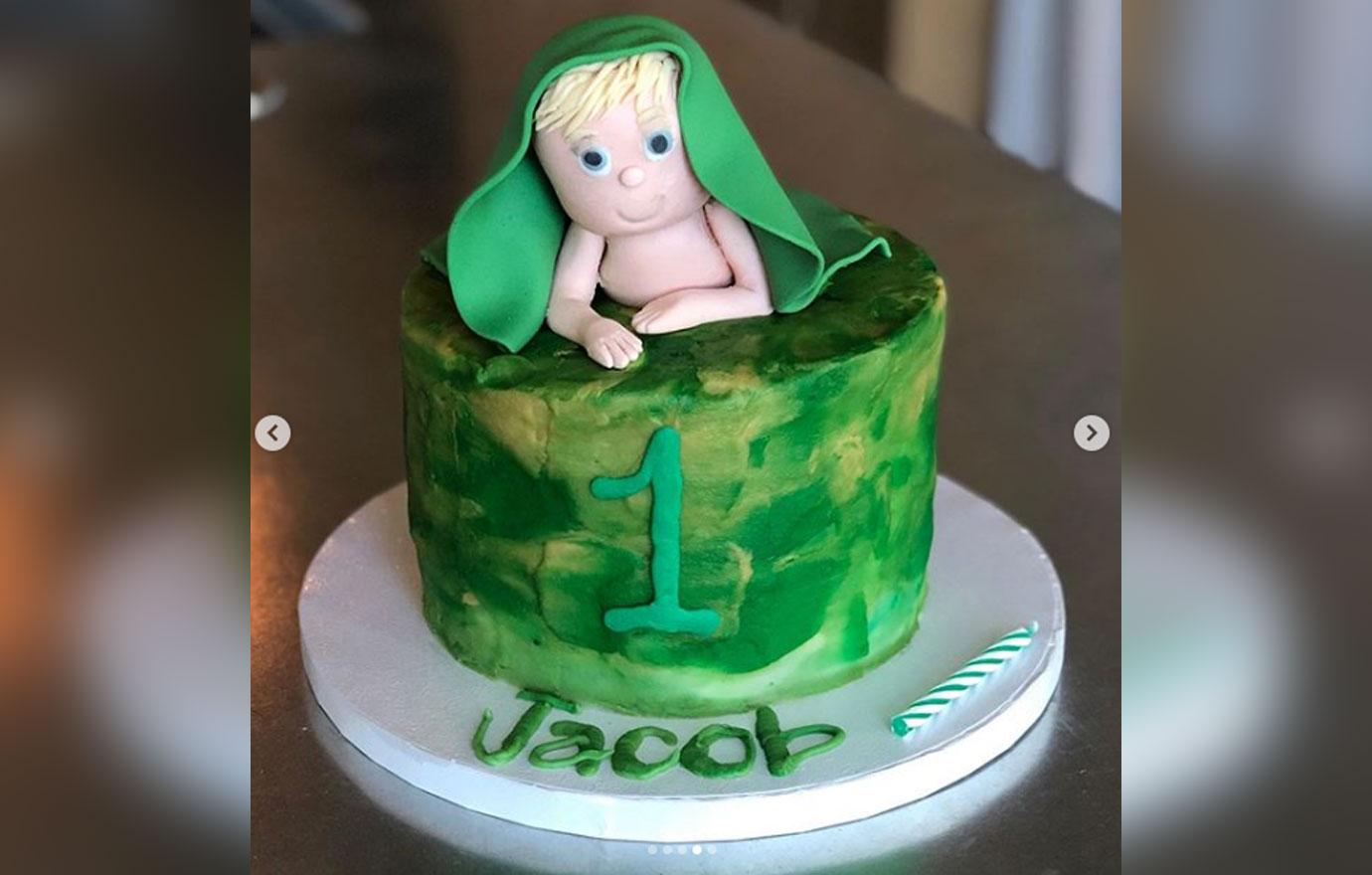 carrie underwood son jacob smash cake