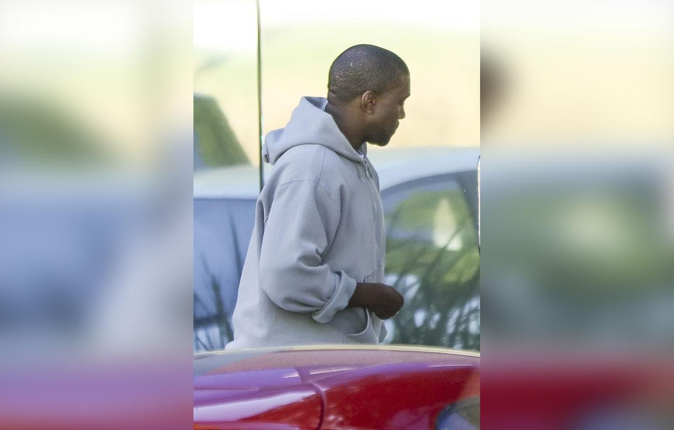 Kanye West Shows Off Bling After Robbery