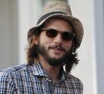 2011__09__Ashton_Kutcher_Sept29 150×135.jpg