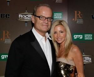 2010__12__Kelsey_Grammer_Camille_Grammer_Dec23newsnea 300×246.jpg