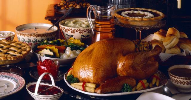 How To Eat Healthy And Manage Cravings During This Holiday Season