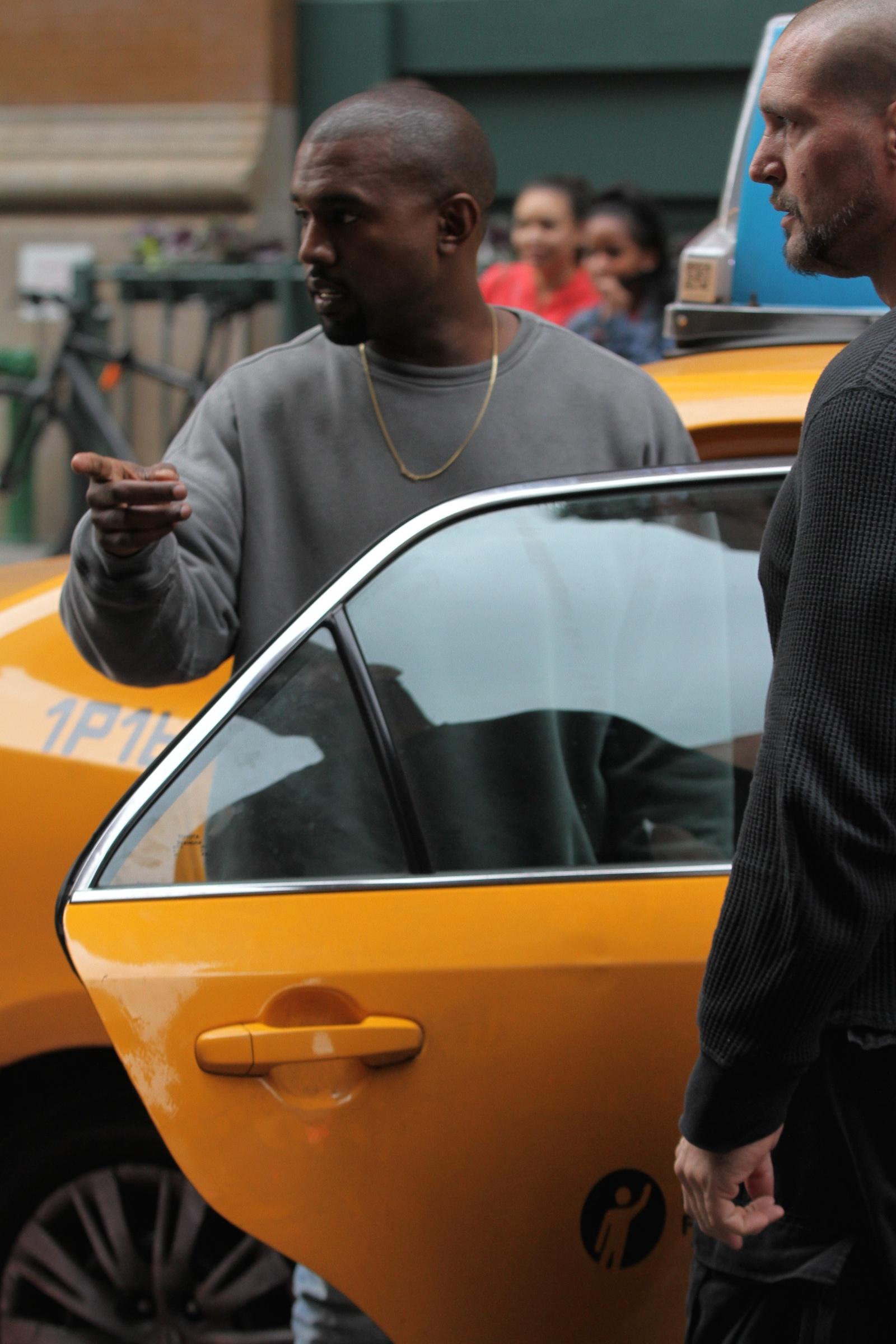 Kanye West: Snakeskin Backpack in NYC: Photo 2596229